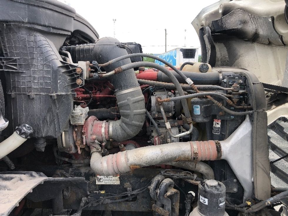 Sleeper Tractor-Heavy Duty Tractors-Freightliner-2020-T12664ST-Albany-NY-437,762\n\t\tmiles-$ 75,750 - Image 20