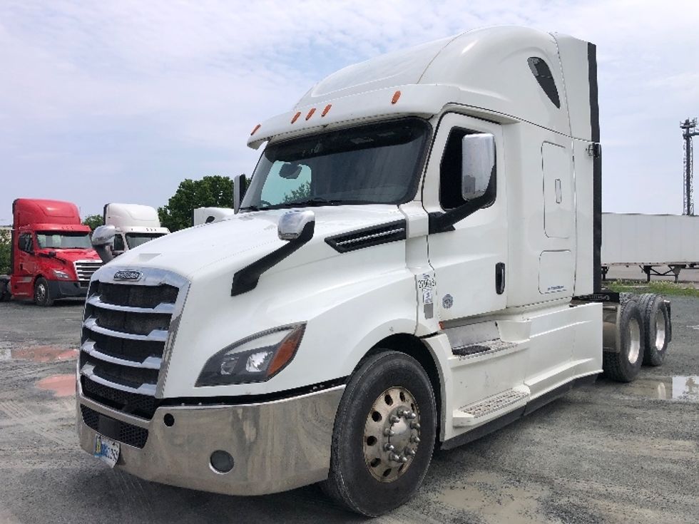 Sleeper Tractor-Heavy Duty Tractors-Freightliner-2020-T12664ST-Albany-NY-437,762\n\t\tmiles-$ 75,750 - Image 3