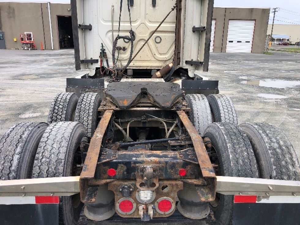 Sleeper Tractor-Heavy Duty Tractors-Freightliner-2020-T12664ST-Albany-NY-437,762\n\t\tmiles-$ 75,750 - Image 6