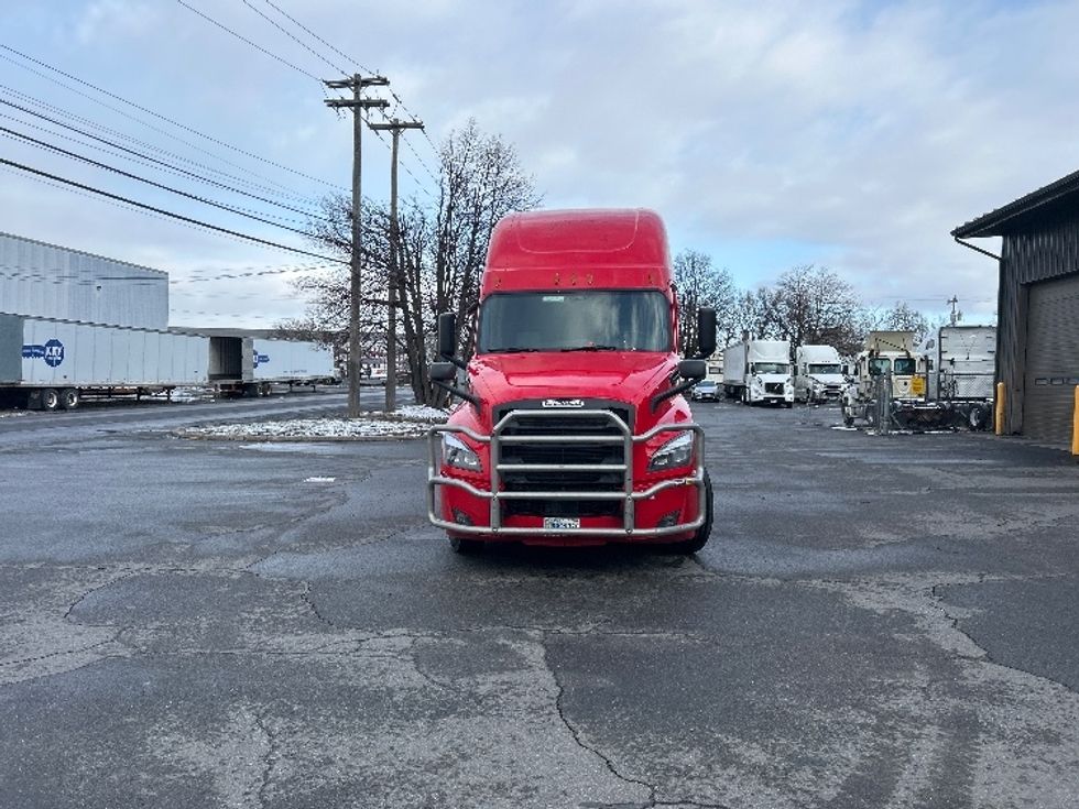 Sleeper Tractor-Heavy Duty Tractors-Freightliner-2020-T12664ST-Albany-NY-446,408\n\t\tmiles-$ 59,250 - Image 2