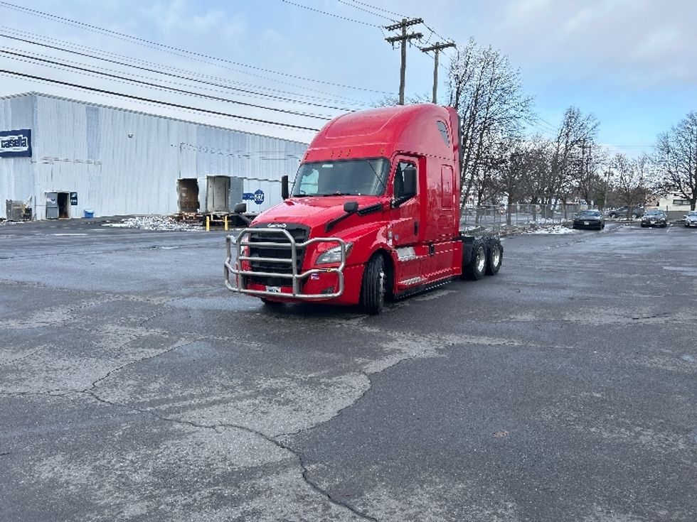 Sleeper Tractor-Heavy Duty Tractors-Freightliner-2020-T12664ST-Albany-NY-446,408\n\t\tmiles-$ 59,250 - Image 3
