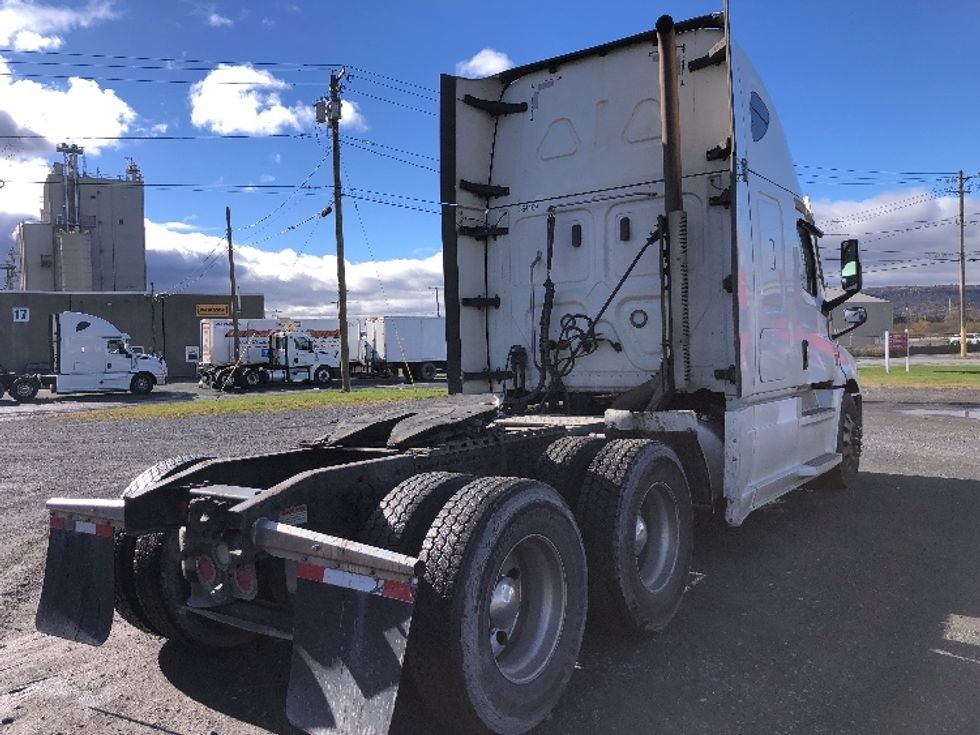 Sleeper Tractor-Heavy Duty Tractors-Freightliner-2020-T12664ST-Albany-NY-471,594\n\t\tmiles-$ 70,750 - Image 7