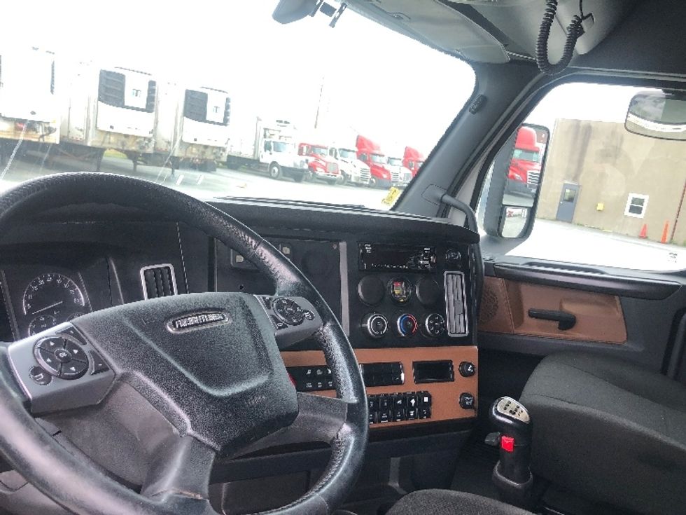 Sleeper Tractor-Heavy Duty Tractors-Freightliner-2020-T12664ST-Albany-NY-490,009\n\t\tmiles-$ 73,250 - Image 10