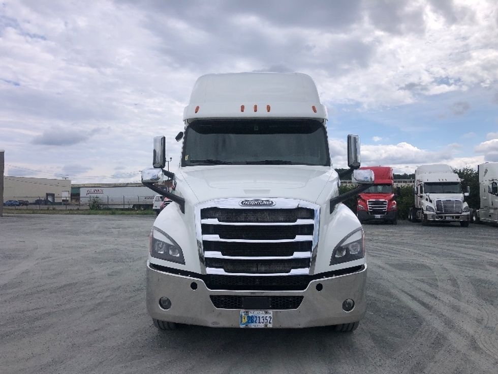 Sleeper Tractor-Heavy Duty Tractors-Freightliner-2020-T12664ST-Albany-NY-490,009\n\t\tmiles-$ 73,250 - Image 2