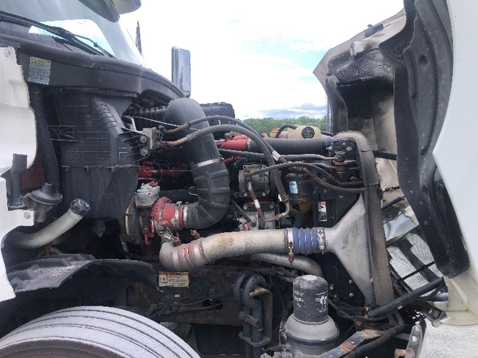 Sleeper Tractor-Heavy Duty Tractors-Freightliner-2020-T12664ST-Albany-NY-490,009\n\t\tmiles-$ 73,250 - Image 20