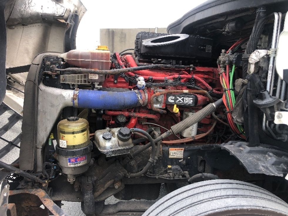 Sleeper Tractor-Heavy Duty Tractors-Freightliner-2020-T12664ST-Albany-NY-490,009\n\t\tmiles-$ 73,250 - Image 21