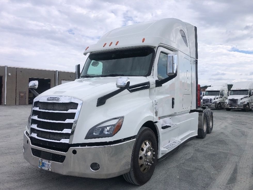 Sleeper Tractor-Heavy Duty Tractors-Freightliner-2020-T12664ST-Albany-NY-490,009\n\t\tmiles-$ 73,250 - Image 3