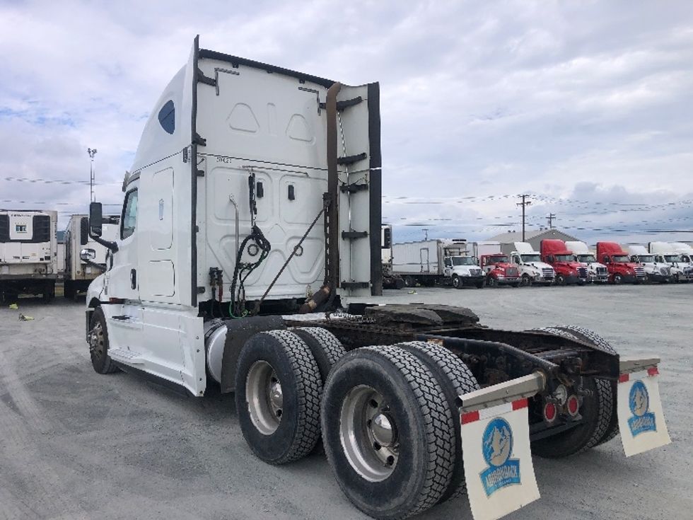 Sleeper Tractor-Heavy Duty Tractors-Freightliner-2020-T12664ST-Albany-NY-490,009\n\t\tmiles-$ 73,250 - Image 5