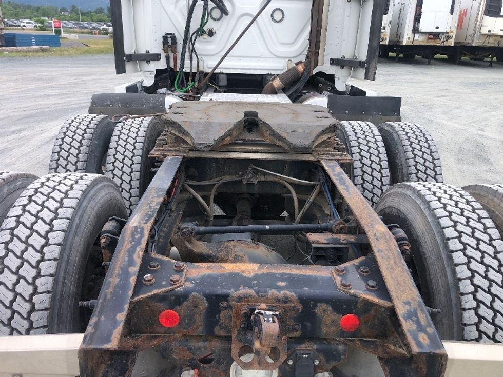 Sleeper Tractor-Heavy Duty Tractors-Freightliner-2020-T12664ST-Albany-NY-490,009\n\t\tmiles-$ 73,250 - Image 6