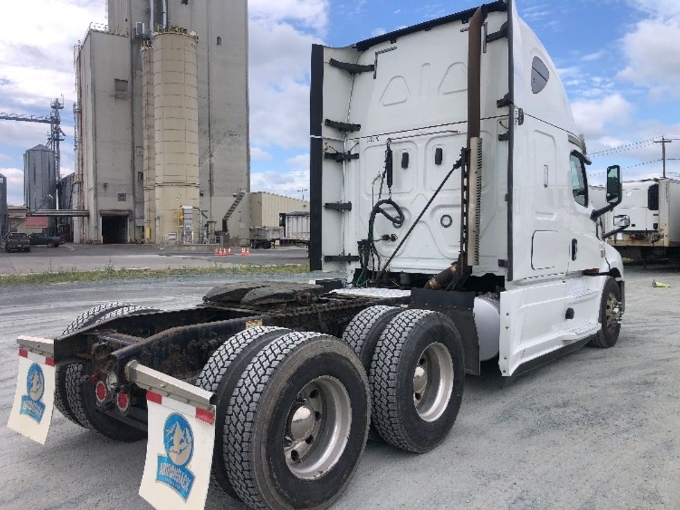 Sleeper Tractor-Heavy Duty Tractors-Freightliner-2020-T12664ST-Albany-NY-490,009\n\t\tmiles-$ 73,250 - Image 7