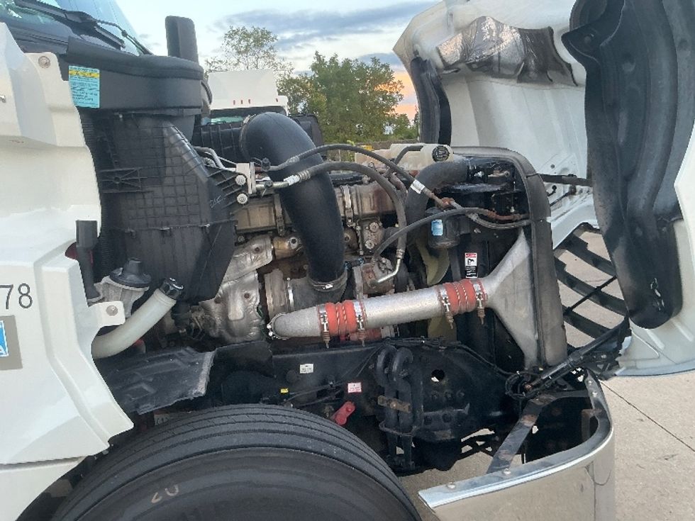 Sleeper Tractor-Heavy Duty Tractors-Freightliner-2020-T12664ST-Allen Park-MI-208,008\n\t\tmiles-$ 78,500 - Image 20