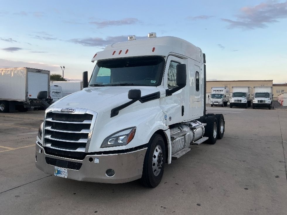 Sleeper Tractor-Heavy Duty Tractors-Freightliner-2020-T12664ST-Allen Park-MI-208,008\n\t\tmiles-$ 78,500 - Image 3