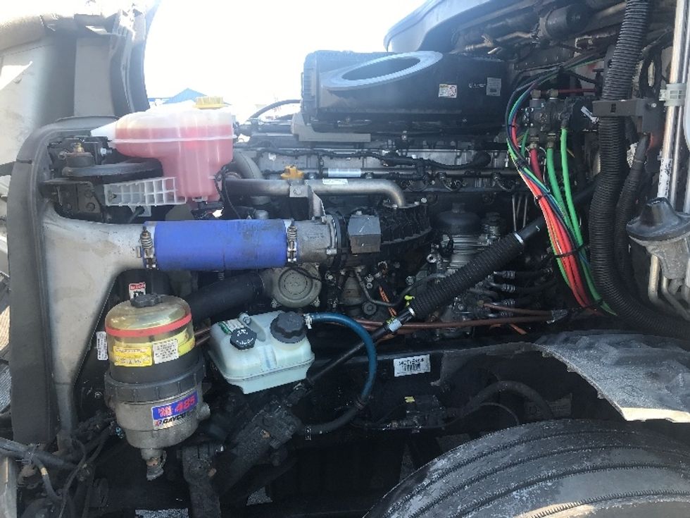 Sleeper Tractor-Heavy Duty Tractors-Freightliner-2020-T12664ST-Allentown-PA-427,071\n\t\tmiles-$ 61,000 - Image 21