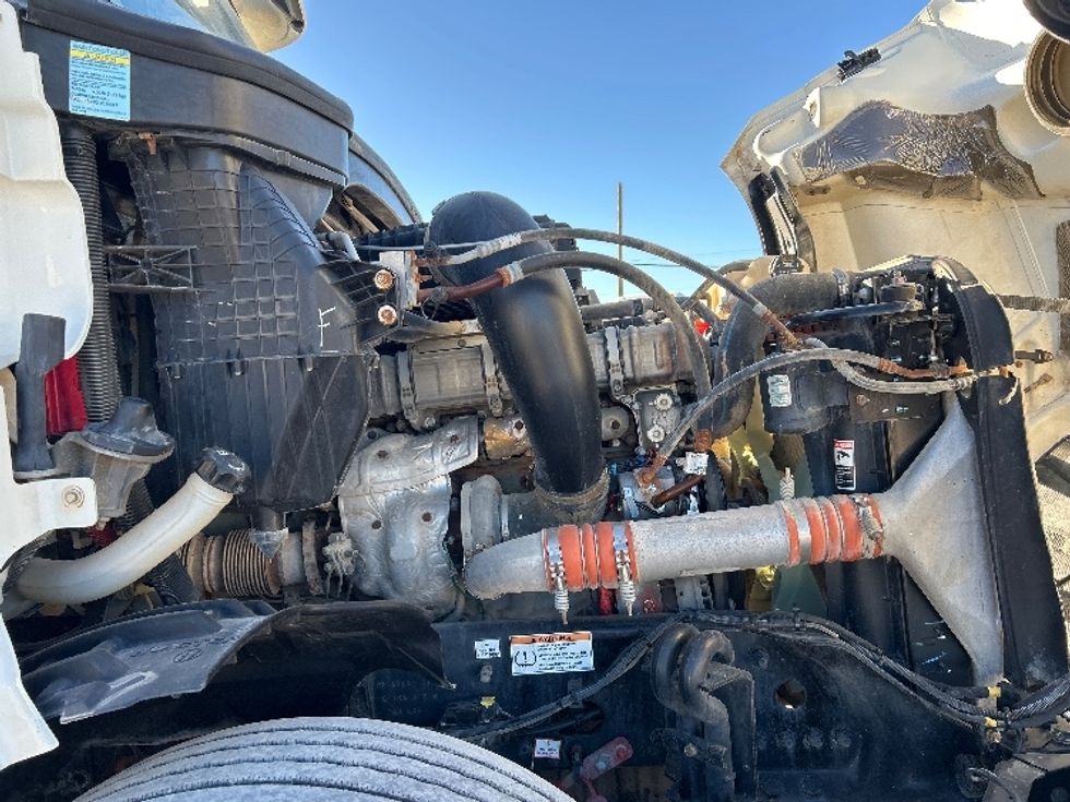 Sleeper Tractor-Heavy Duty Tractors-Freightliner-2020-T12664ST-Amarillo-TX-178,054\n\t\tmiles-$ 86,000 - Image 17