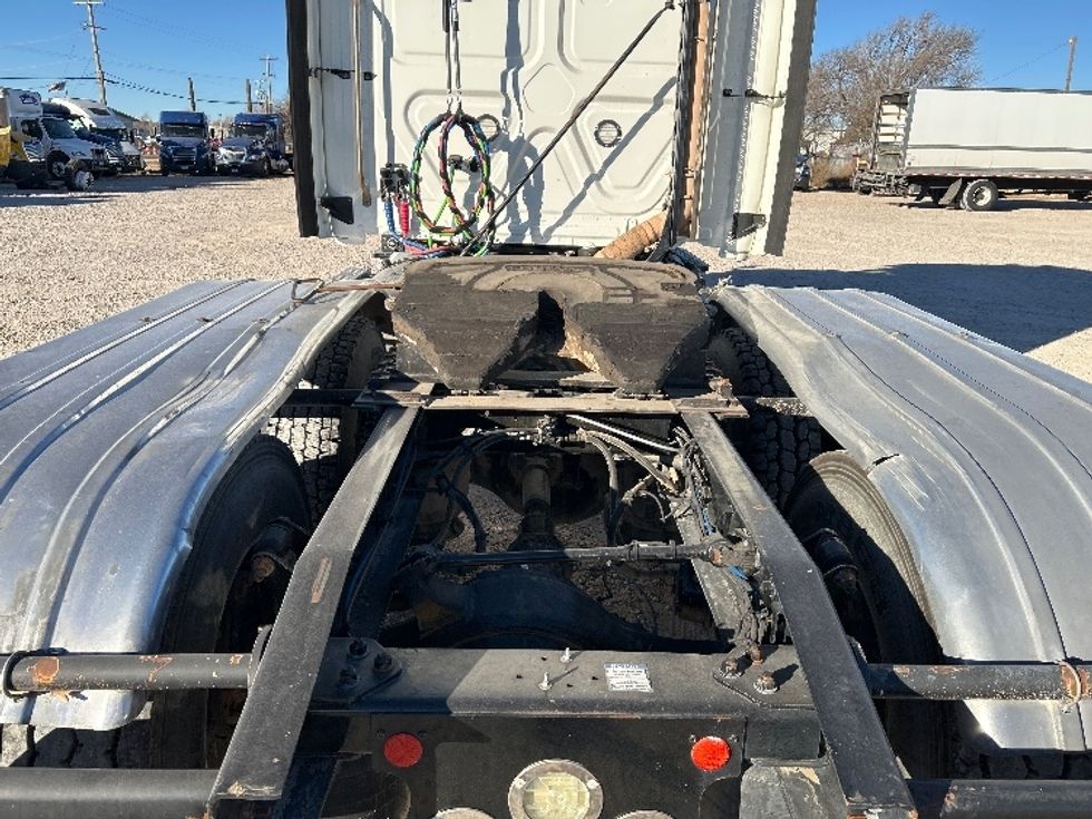 Sleeper Tractor-Heavy Duty Tractors-Freightliner-2020-T12664ST-Amarillo-TX-178,054\n\t\tmiles-$ 86,000 - Image 18