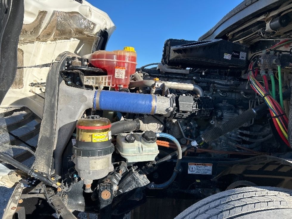 Sleeper Tractor-Heavy Duty Tractors-Freightliner-2020-T12664ST-Amarillo-TX-178,054\n\t\tmiles-$ 86,000 - Image 21