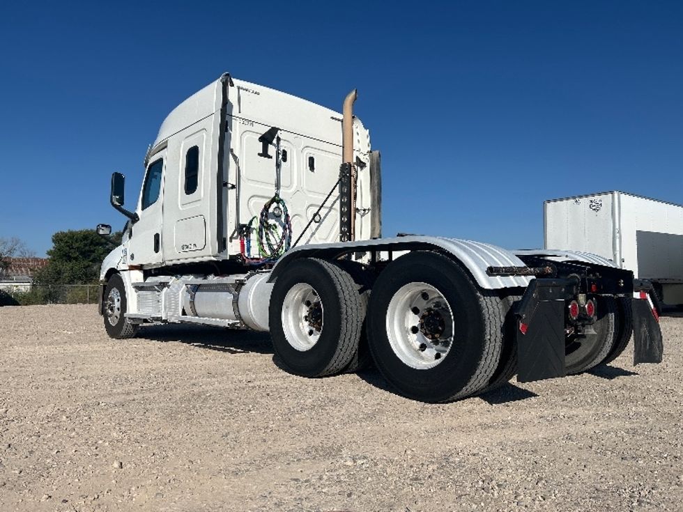 Sleeper Tractor-Heavy Duty Tractors-Freightliner-2020-T12664ST-Amarillo-TX-220,545\n\t\tmiles-$ 85,000 - Image 5