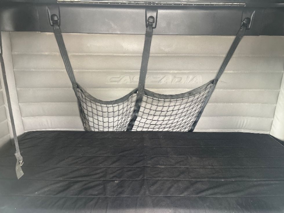 Sleeper Tractor-Heavy Duty Tractors-Freightliner-2020-T12664ST-Amarillo-TX-227,625\n\t\tmiles-$ 83,000 - Image 16