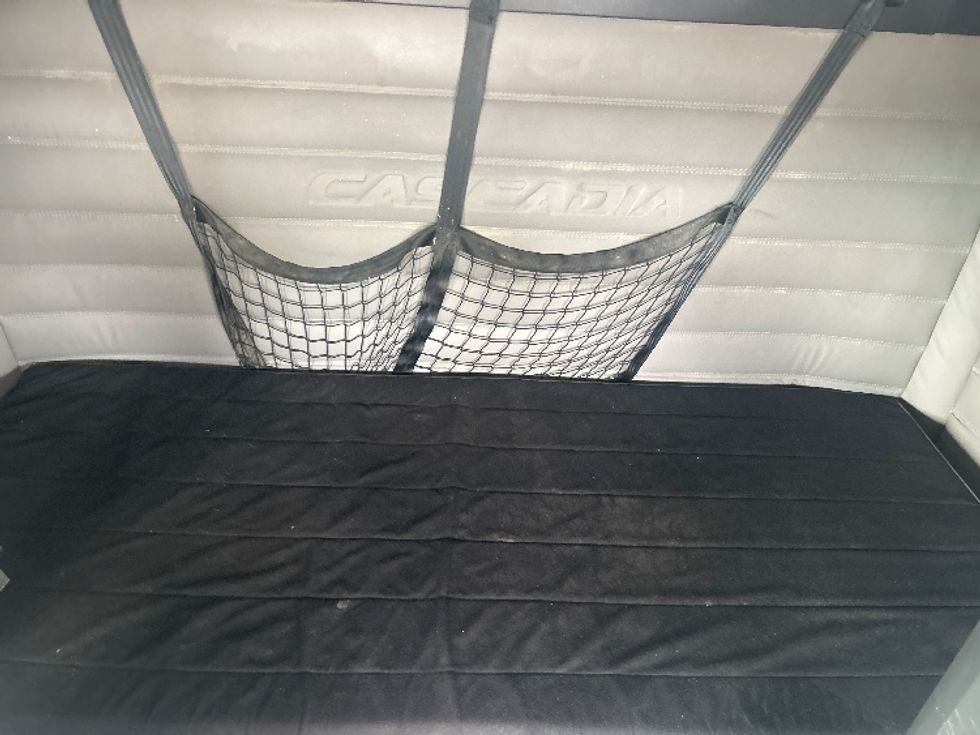 Sleeper Tractor-Heavy Duty Tractors-Freightliner-2020-T12664ST-Amarillo-TX-227,625\n\t\tmiles-$ 83,000 - Image 17