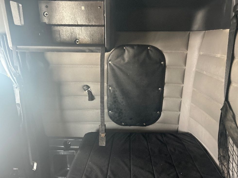 Sleeper Tractor-Heavy Duty Tractors-Freightliner-2020-T12664ST-Amarillo-TX-227,625\n\t\tmiles-$ 83,000 - Image 19