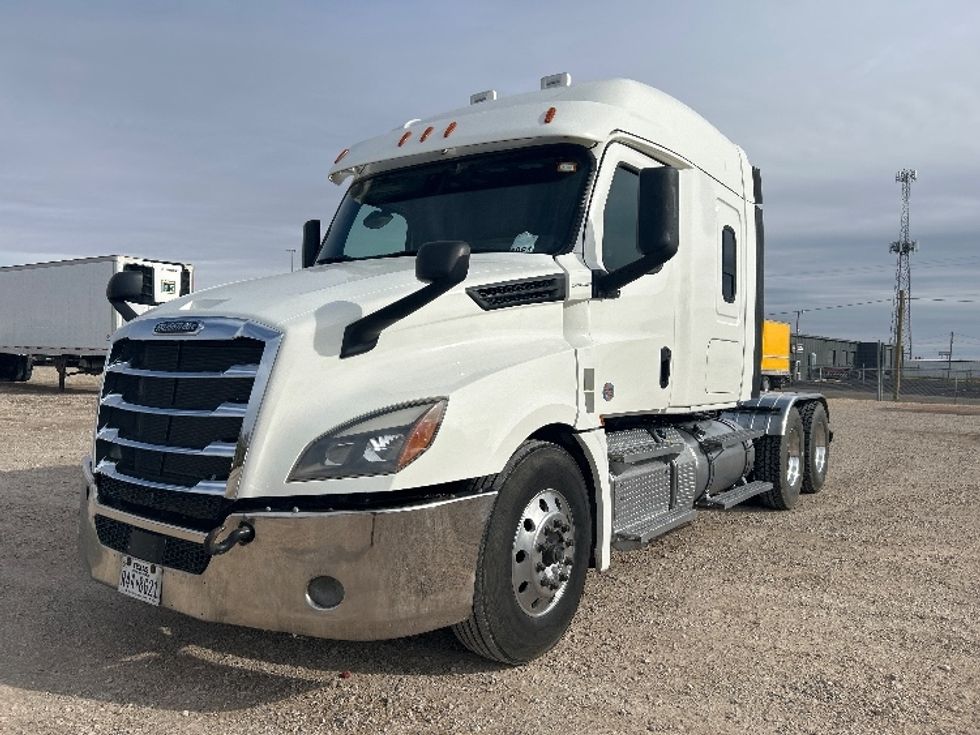 Sleeper Tractor-Heavy Duty Tractors-Freightliner-2020-T12664ST-Amarillo-TX-227,625\n\t\tmiles-$ 83,000 - Image 3