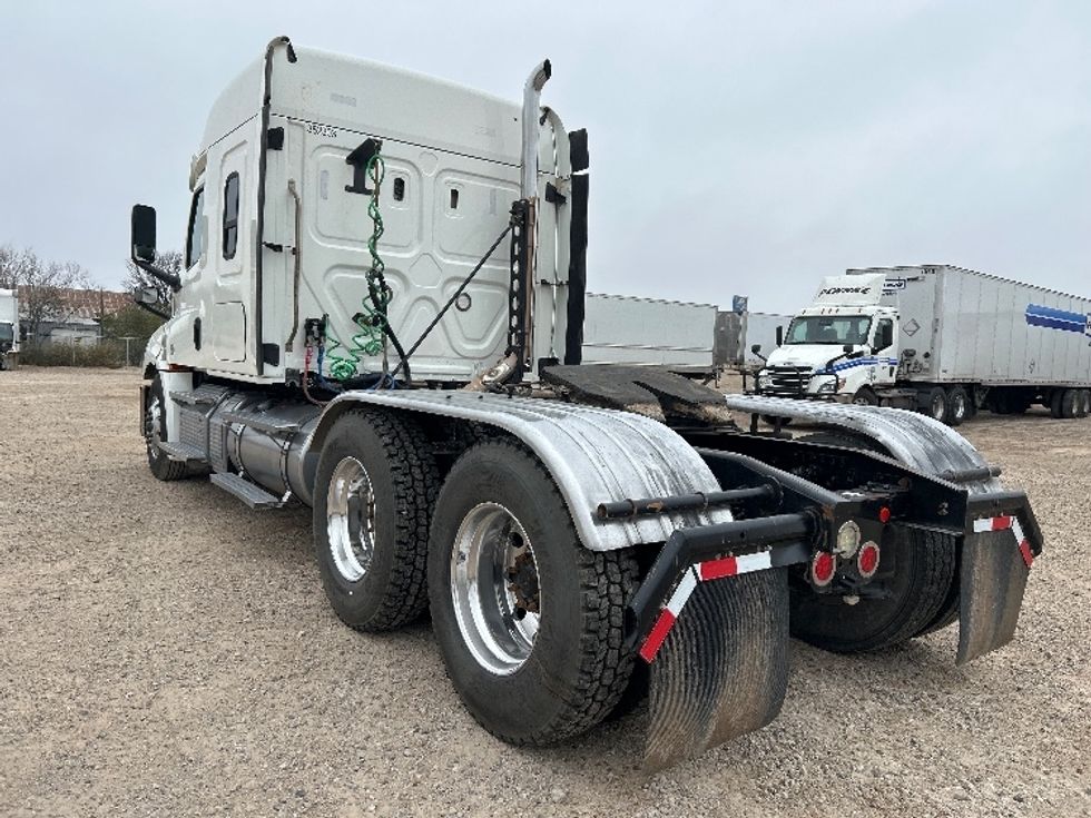 Sleeper Tractor-Heavy Duty Tractors-Freightliner-2020-T12664ST-Amarillo-TX-227,625\n\t\tmiles-$ 83,000 - Image 5