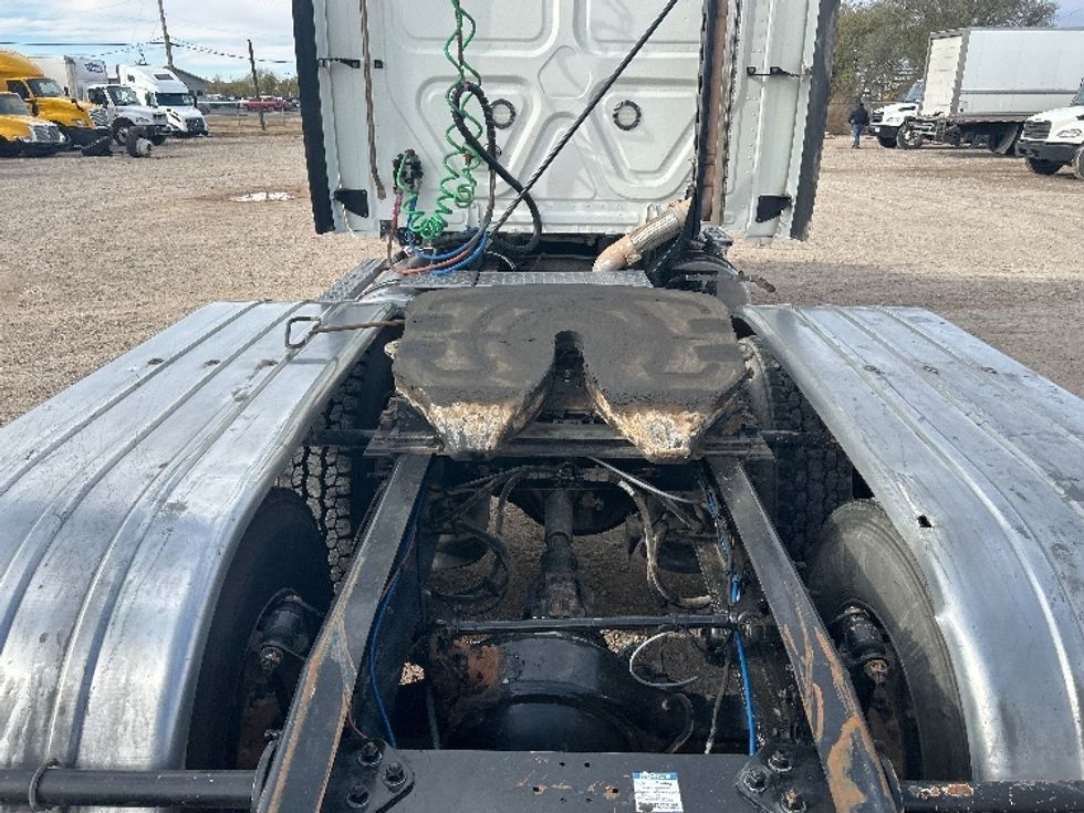Sleeper Tractor-Heavy Duty Tractors-Freightliner-2020-T12664ST-Amarillo-TX-227,625\n\t\tmiles-$ 83,000 - Image 6