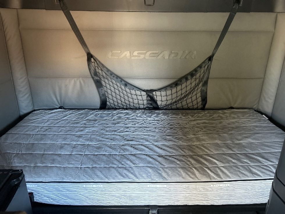 Sleeper Tractor-Heavy Duty Tractors-Freightliner-2020-T12664ST-Amarillo-TX-375,052\n\t\tmiles-$ 74,250 - Image 17