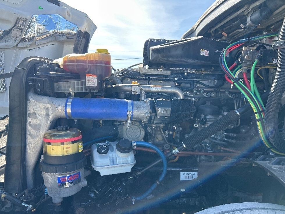 Sleeper Tractor-Heavy Duty Tractors-Freightliner-2020-T12664ST-Amarillo-TX-375,052\n\t\tmiles-$ 74,250 - Image 21