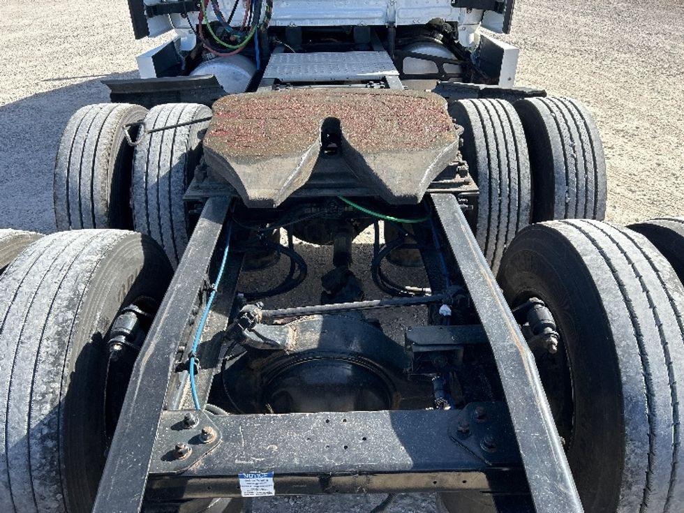 Sleeper Tractor-Heavy Duty Tractors-Freightliner-2020-T12664ST-Amarillo-TX-375,052\n\t\tmiles-$ 74,250 - Image 6