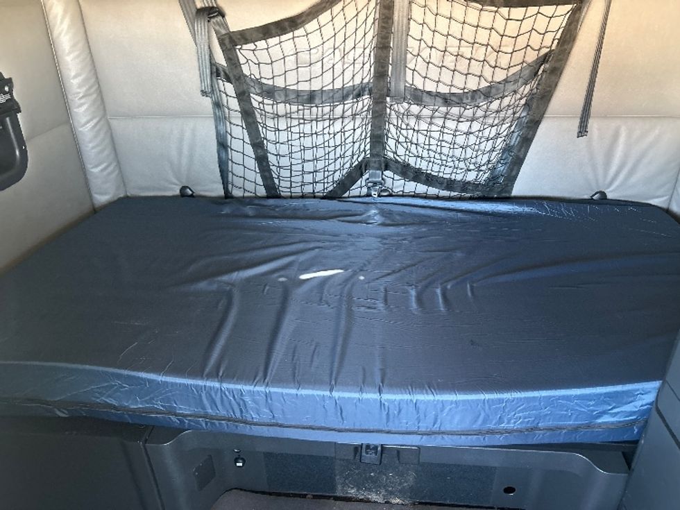 Sleeper Tractor-Heavy Duty Tractors-Freightliner-2020-T12664ST-Amarillo-TX-553,079\n\t\tmiles-$ 57,500 - Image 17