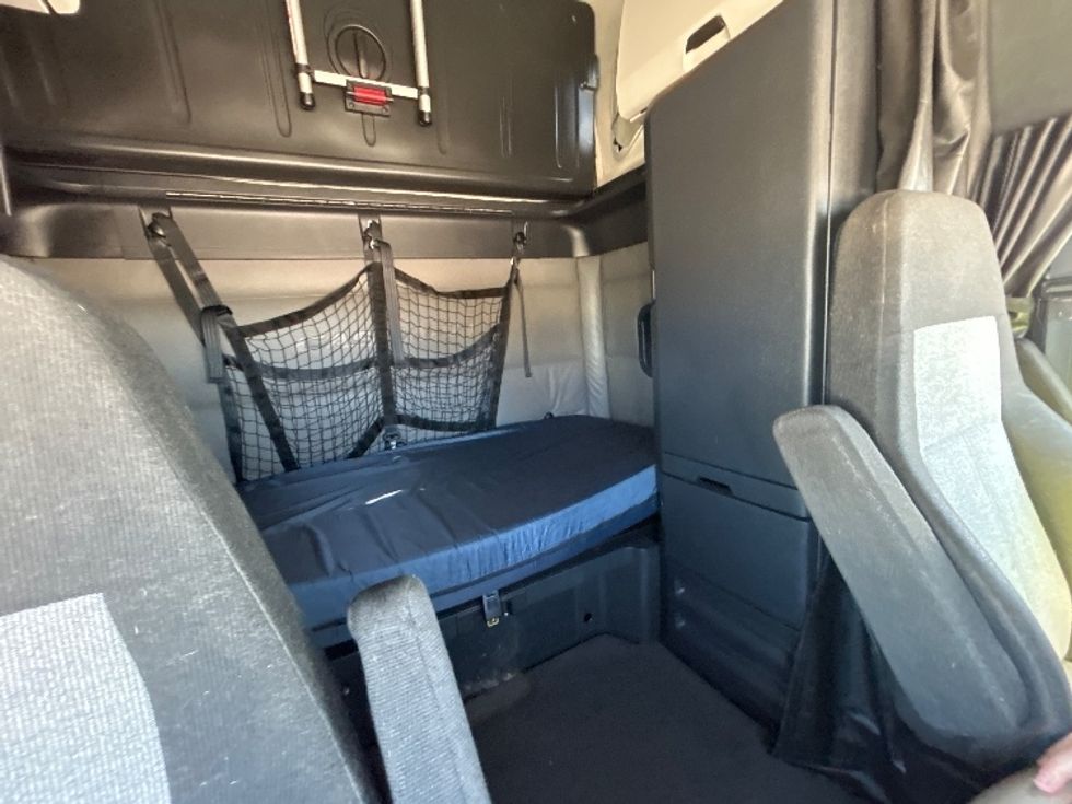 Sleeper Tractor-Heavy Duty Tractors-Freightliner-2020-T12664ST-Amarillo-TX-553,079\n\t\tmiles-$ 57,500 - Image 18