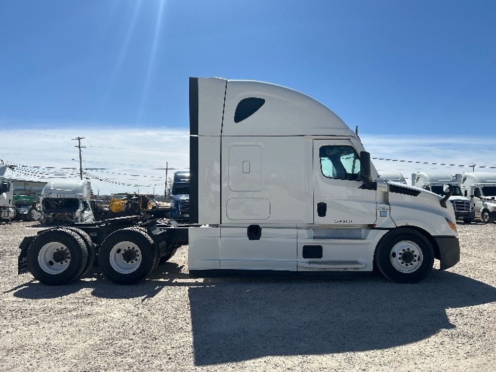 Sleeper Tractor-Heavy Duty Tractors-Freightliner-2020-T12664ST-Amarillo-TX-553,079\n\t\tmiles-$ 57,500 - Image 8