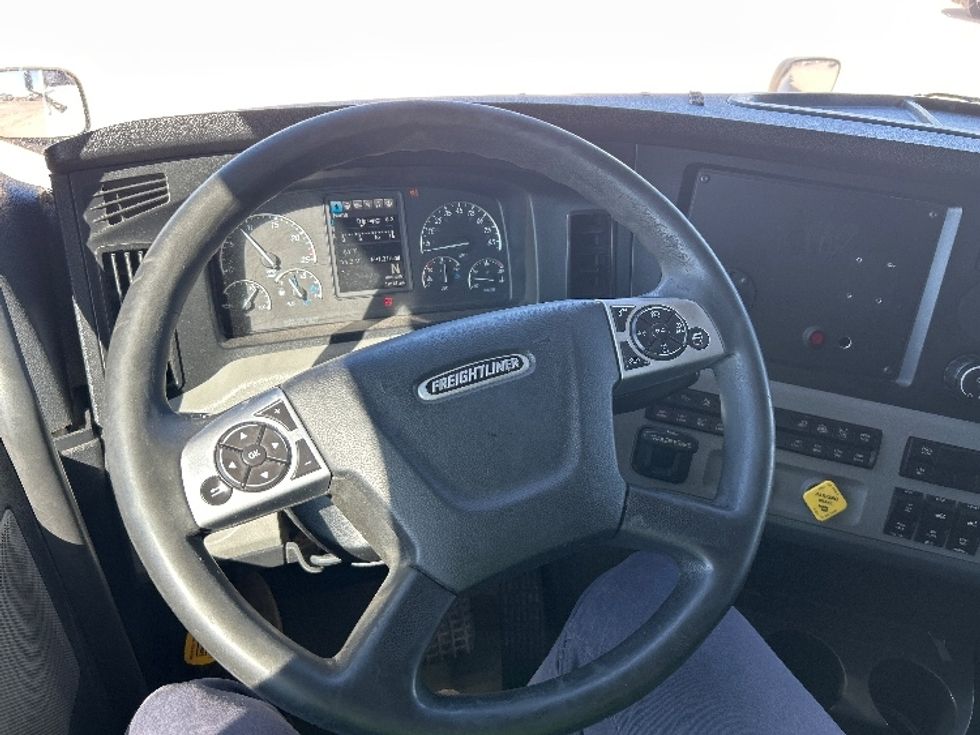Sleeper Tractor-Heavy Duty Tractors-Freightliner-2020-T12664ST-Amarillo-TX-591,316\n\t\tmiles-$ 55,750 - Image 10