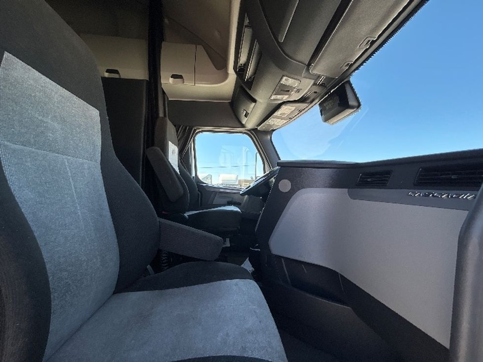 Sleeper Tractor-Heavy Duty Tractors-Freightliner-2020-T12664ST-Amarillo-TX-591,316\n\t\tmiles-$ 55,750 - Image 15