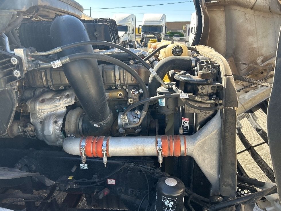 Sleeper Tractor-Heavy Duty Tractors-Freightliner-2020-T12664ST-Amarillo-TX-591,316\n\t\tmiles-$ 55,750 - Image 20