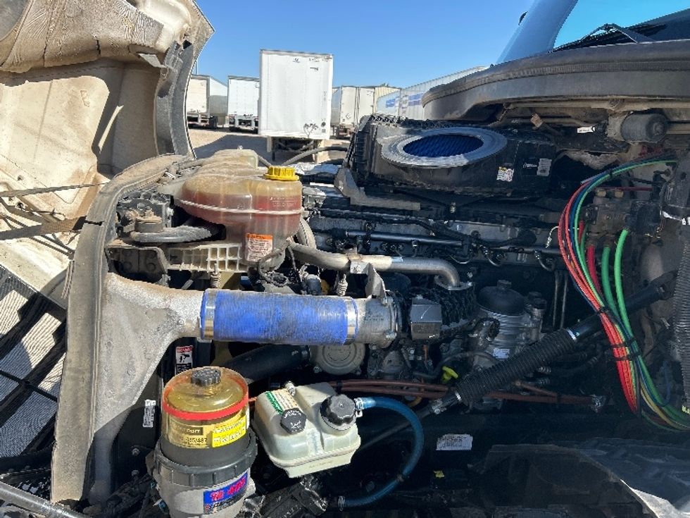 Sleeper Tractor-Heavy Duty Tractors-Freightliner-2020-T12664ST-Amarillo-TX-591,316\n\t\tmiles-$ 55,750 - Image 21