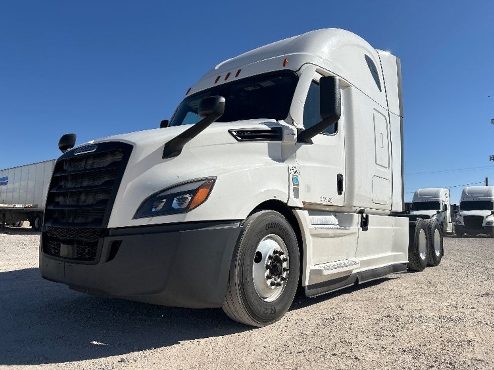 Sleeper Tractor-Heavy Duty Tractors-Freightliner-2020-T12664ST-Amarillo-TX-591,316\n\t\tmiles-$ 55,750 - Image 3