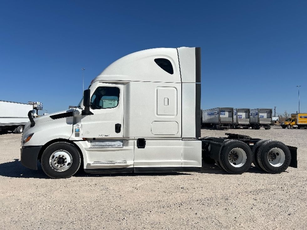 Sleeper Tractor-Heavy Duty Tractors-Freightliner-2020-T12664ST-Amarillo-TX-591,316\n\t\tmiles-$ 55,750 - Image 4