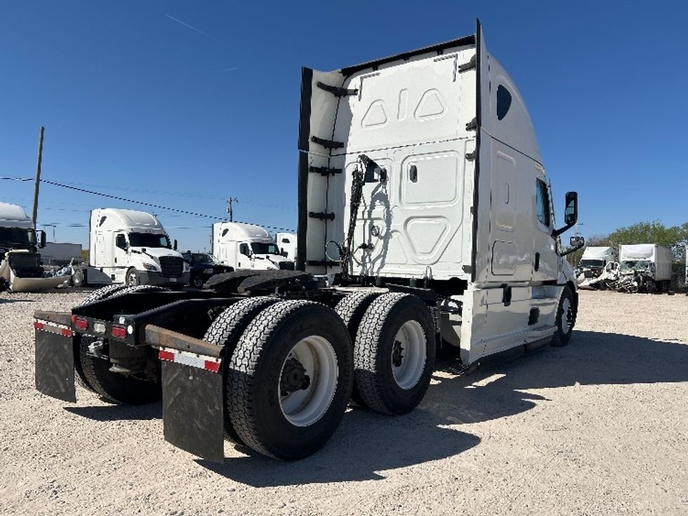 Sleeper Tractor-Heavy Duty Tractors-Freightliner-2020-T12664ST-Amarillo-TX-591,316\n\t\tmiles-$ 55,750 - Image 7