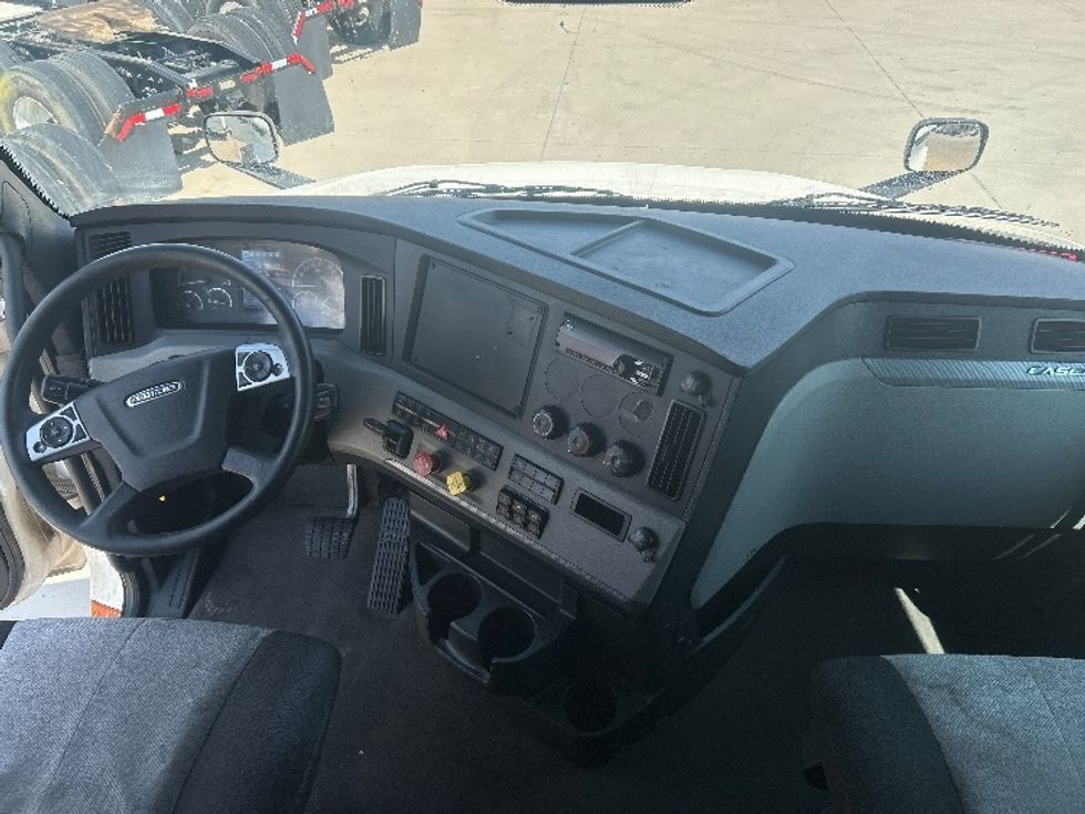 Sleeper Tractor-Heavy Duty Tractors-Freightliner-2020-T12664ST-Amarillo-TX-596,043\n\t\tmiles-$ 60,000 - Image 12