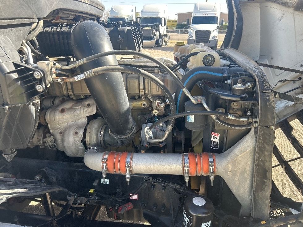 Sleeper Tractor-Heavy Duty Tractors-Freightliner-2020-T12664ST-Amarillo-TX-634,065\n\t\tmiles-$ 50,500 - Image 20