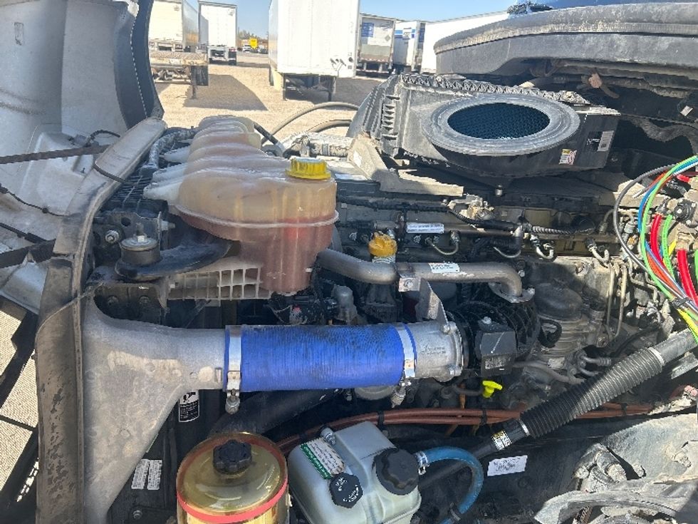 Sleeper Tractor-Heavy Duty Tractors-Freightliner-2020-T12664ST-Amarillo-TX-634,065\n\t\tmiles-$ 50,500 - Image 21