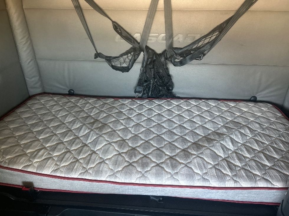 Sleeper Tractor-Heavy Duty Tractors-Freightliner-2020-T12664ST-Amarillo-TX-635,599\n\t\tmiles-$ 50,500 - Image 17