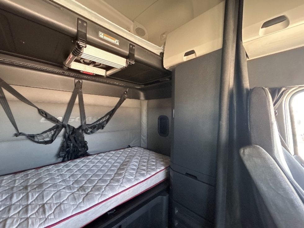 Sleeper Tractor-Heavy Duty Tractors-Freightliner-2020-T12664ST-Amarillo-TX-635,599\n\t\tmiles-$ 50,500 - Image 18