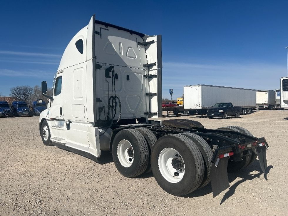Sleeper Tractor-Heavy Duty Tractors-Freightliner-2020-T12664ST-Amarillo-TX-635,599\n\t\tmiles-$ 50,500 - Image 5