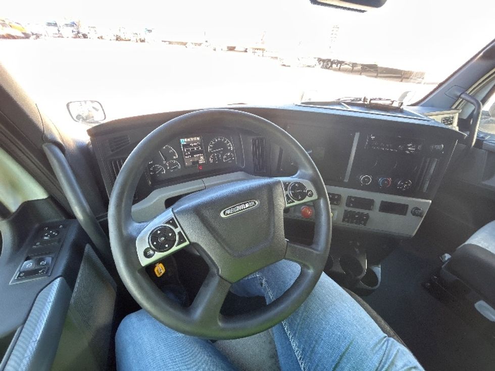 Sleeper Tractor-Heavy Duty Tractors-Freightliner-2020-T12664ST-Amarillo-TX-635,713\n\t\tmiles-$ 50,500 - Image 10