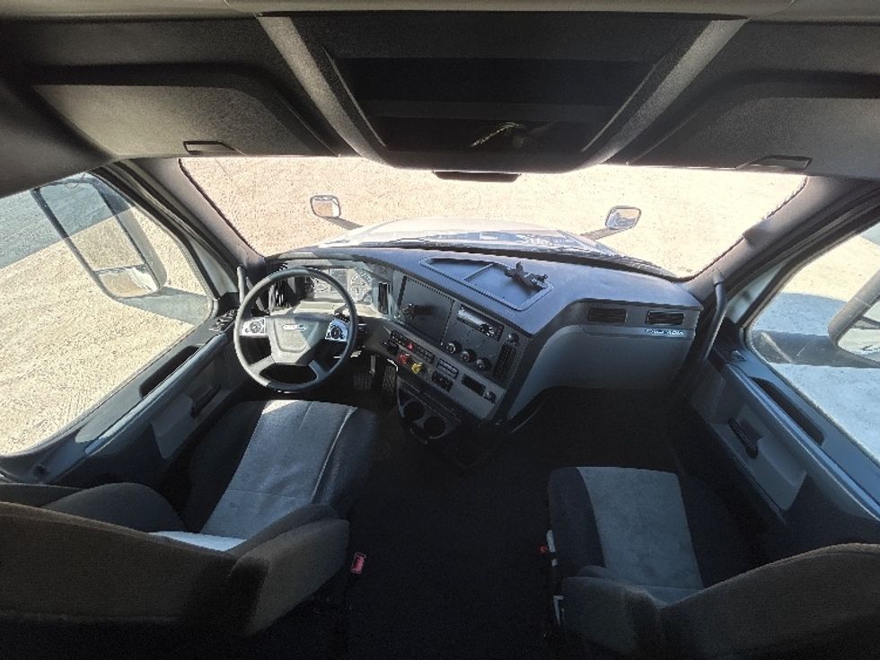 Sleeper Tractor-Heavy Duty Tractors-Freightliner-2020-T12664ST-Amarillo-TX-635,713\n\t\tmiles-$ 50,500 - Image 12