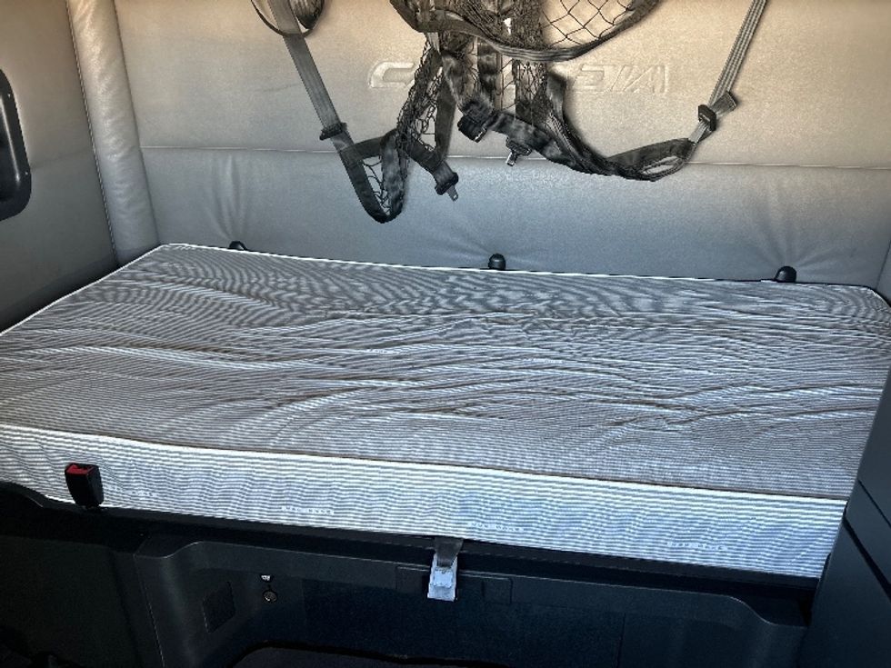 Sleeper Tractor-Heavy Duty Tractors-Freightliner-2020-T12664ST-Amarillo-TX-635,713\n\t\tmiles-$ 50,500 - Image 17