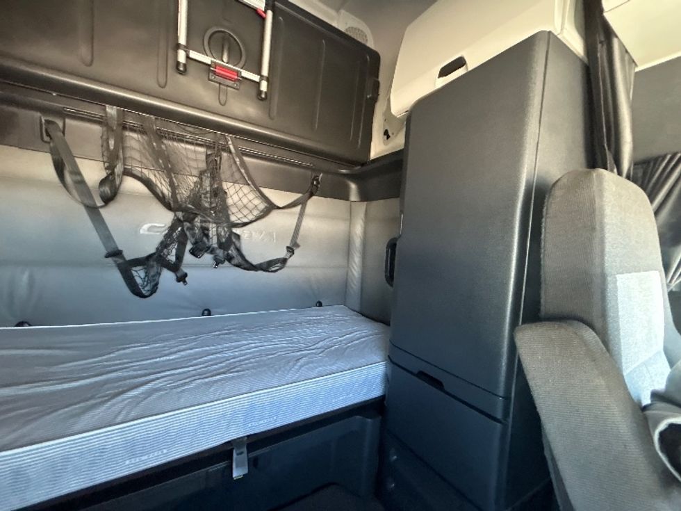 Sleeper Tractor-Heavy Duty Tractors-Freightliner-2020-T12664ST-Amarillo-TX-635,713\n\t\tmiles-$ 50,500 - Image 18